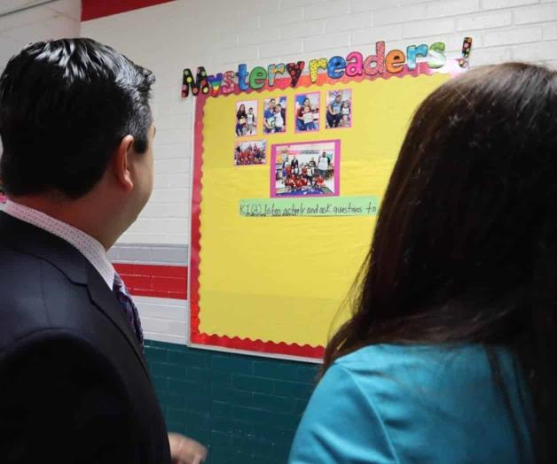 Ofrecen apoyo emocional estudiantes y sus familias