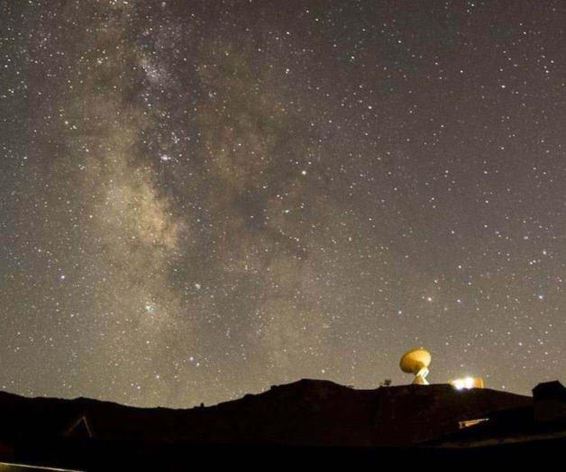 Lluvia de estrellas que entran en la atmósfera a más de 210.000 kilómetros por hora Lluvia de estrellas que entran en la atmósfera a más de 210.000 kilómetros por hora