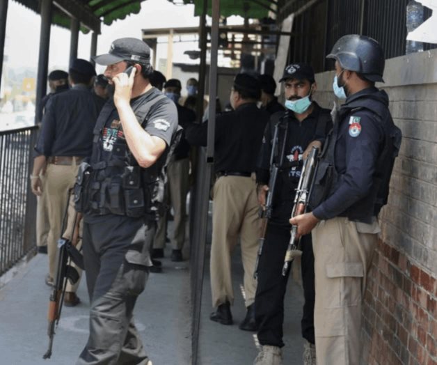 Pakistán: matan en la corte a un acusado de blasfemia