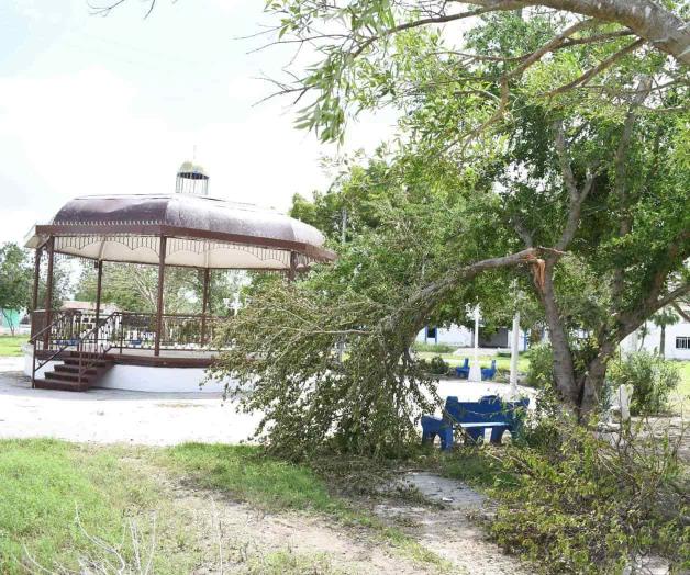 Entre apagones, lodo y sin agua