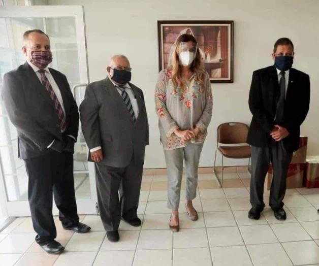 Iglesia dona 200 despensas al DIF