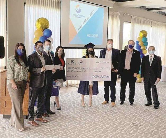 Impulsan a alumnos destacado con becas