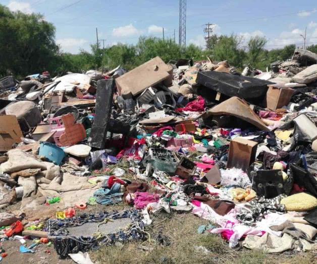 Limpian predio invadido para basurero, en Las Torres y Leyes de Reforma