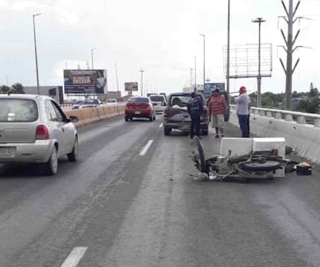 Colisiona motocicleta por alcance en puente Broncos Colisiona motocicleta por alcance en puente Broncos