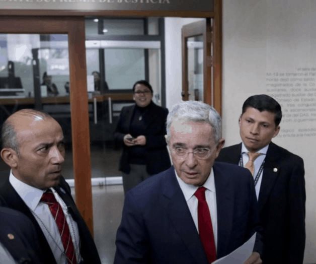 Colombia: papeles judiciales muestran desafío legal de Uribe
