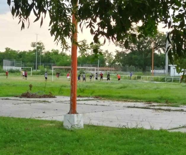 Hacen caso omiso y organizan juegos