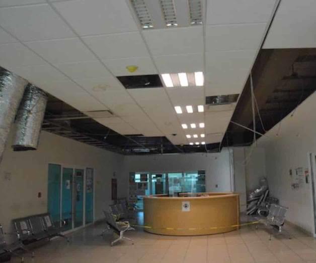 Abandonado entre herbazal el Centro Integral de Justicia