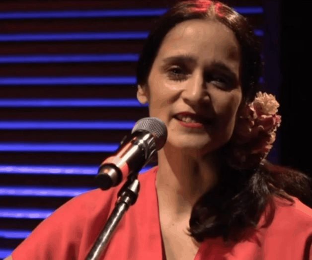 Julieta Venegas derrama lágrimas y éxitos en concierto acústico
