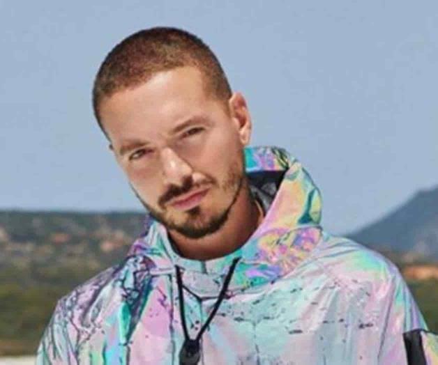 J Balvin está celoso de Mau y Ricky