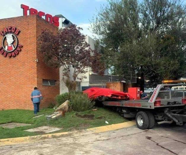 Christian Nodal confirma choque de su Ferrari