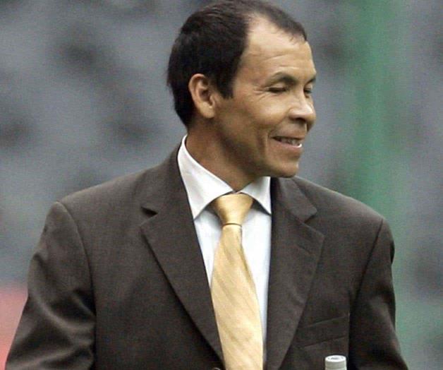 Necaxa presenta al Profe José Guadalupe Cruz como su nuevo DT Necaxa presenta al Profe José Guadalupe Cruz como su nuevo DT