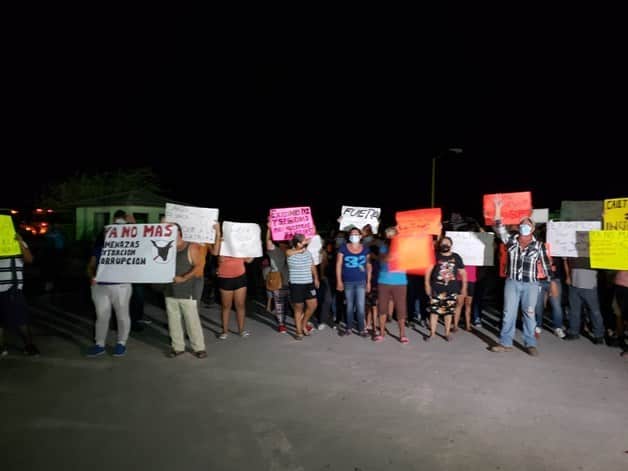 Noche de manifestaciones y bloqueos en Valle Hermoso 