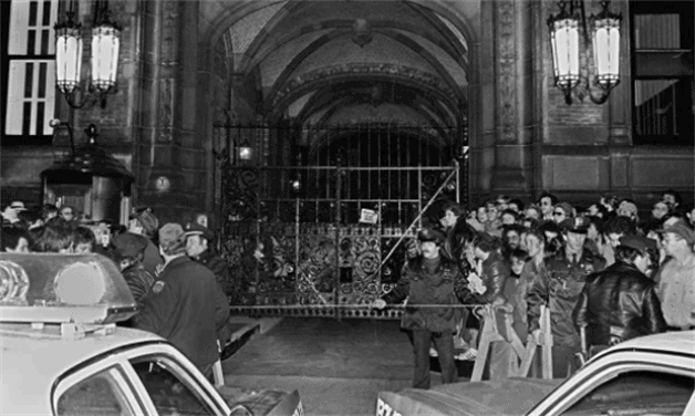 Asesino de John Lennon reconoce que merecía la pena de muerte