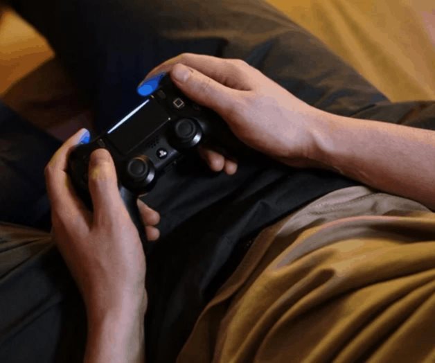 Su mamá lo corre de la casa por nini... ¡y él la denuncia ante la Fiscalía! Su mamá lo corre de la casa por nini... ¡y él la denuncia ante la Fiscalía!