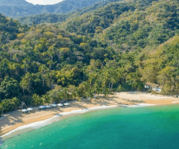 Majahuitas, una de las playas más bellas, cerca de Puerto Vallarta Majahuitas, una de las playas más bellas, cerca de Puerto Vallarta