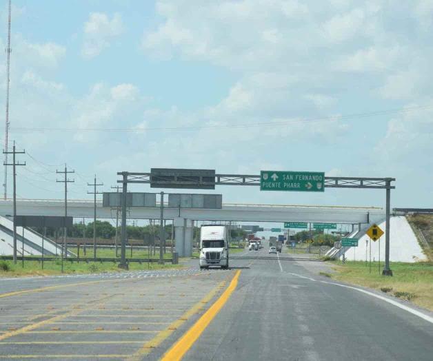 Empistolados despojan de camión a conductor