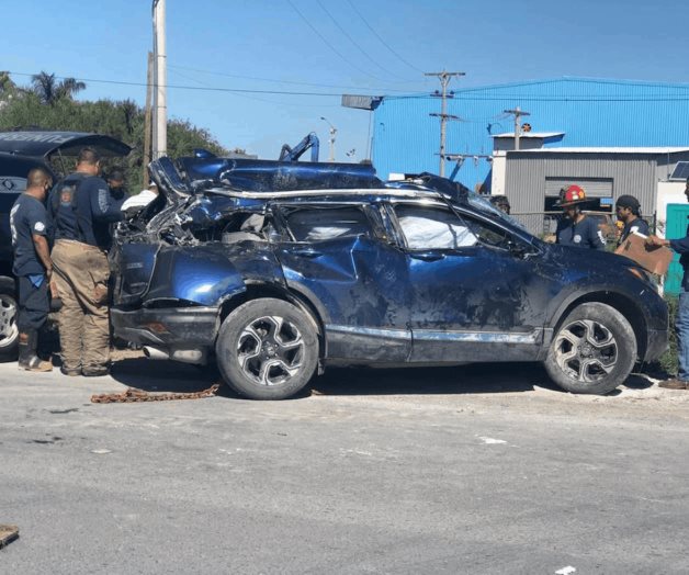 Mueren madre e hija en choque volcadura