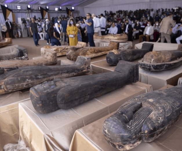 Egipto anuncia hallazgo de 59 sarcófagos cerca de Saqqara