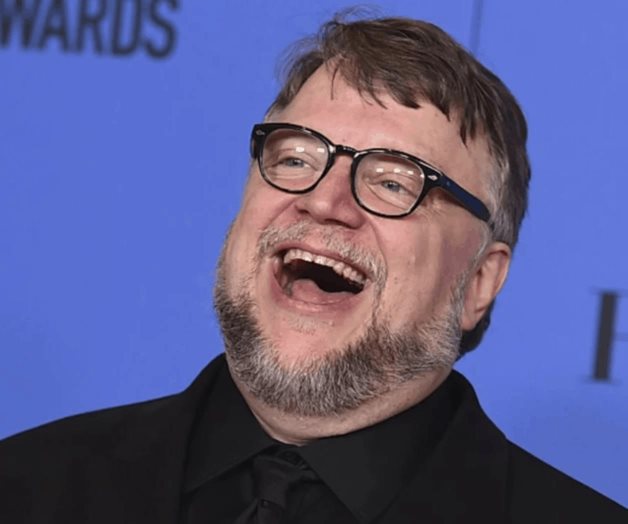 Guillermo del Toro regala vuelos a mexicanos