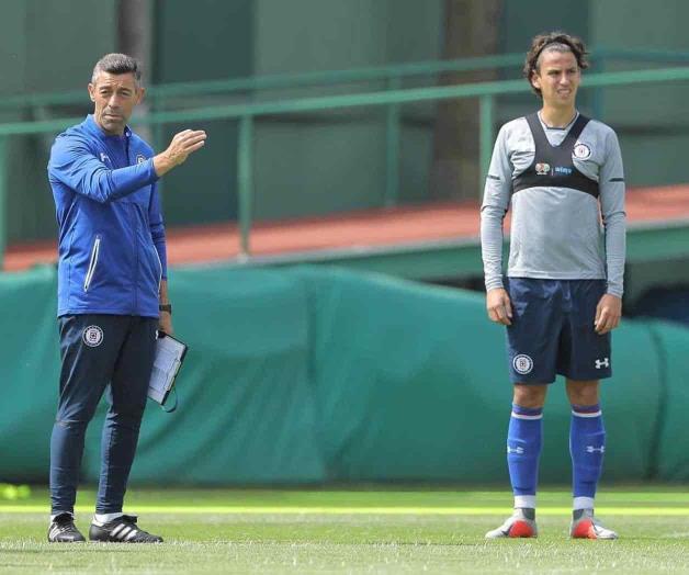 Se lleva Caixinha a Lichnovsky a Arabia