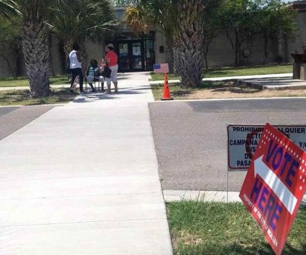 Votantes a las urnas