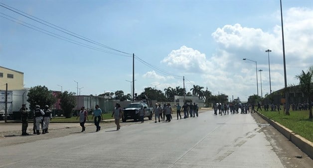Desalojan a empleados de la bodega de Liverpool por amenaza de bomba