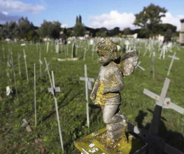Aparecen nombres de mujeres en tumbas Aparecen nombres de mujeres en tumbas