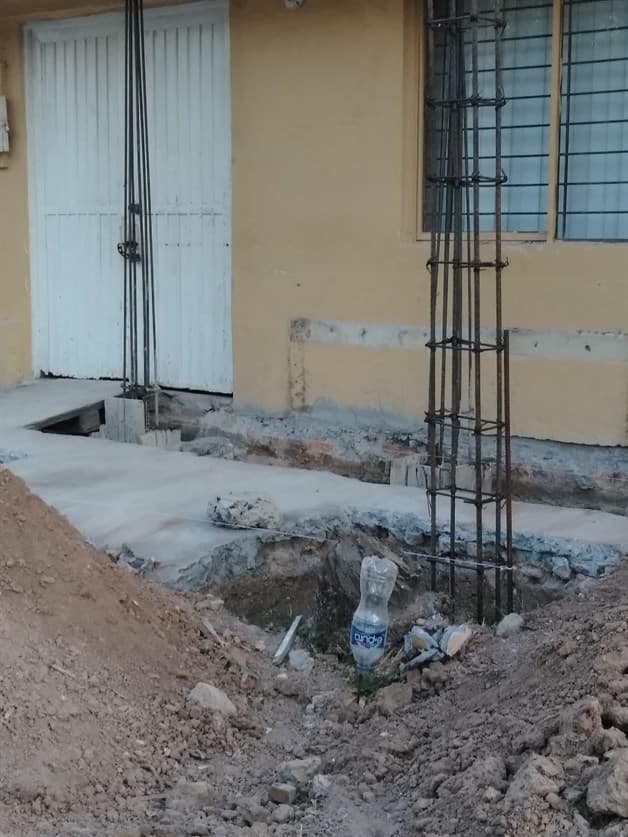 Invade vía pública con obra particular