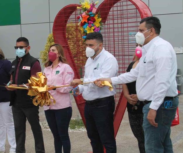 Instalan un ‘corazón’ contenedor en UMF Instalan un ‘corazón’ contenedor en UMF