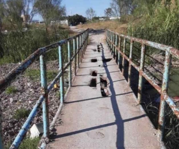 Dañan motociclistas puente peatonal de la Francisco I. Madero
