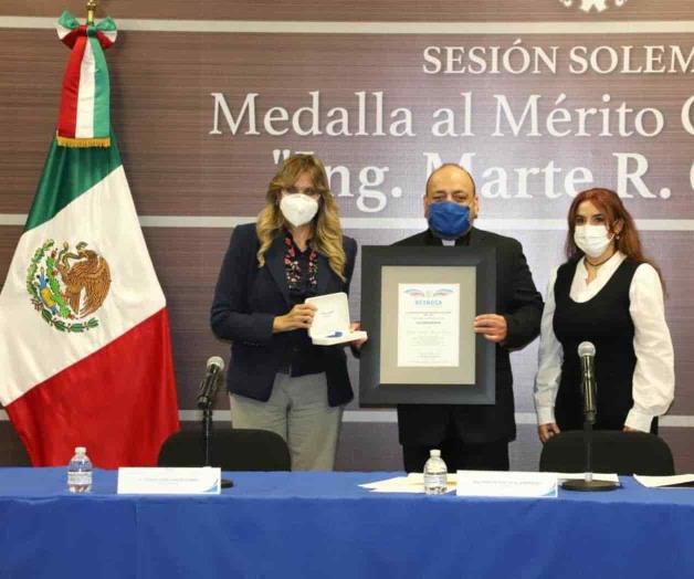Entregan Medalla al Mérito Ciudadano ‘Marte R. Gómez’