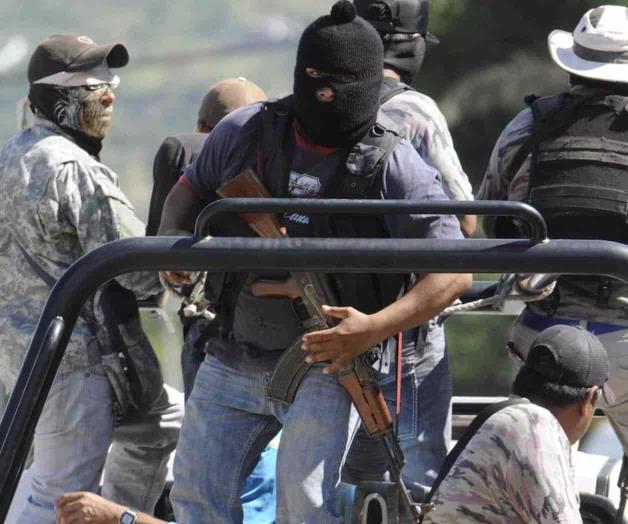Siembran comunitarios terror en vía a Guerrero