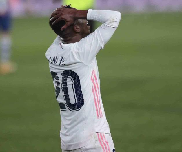 Aprovecha Alavés descuidos y vence 2-1 al Real Madrid