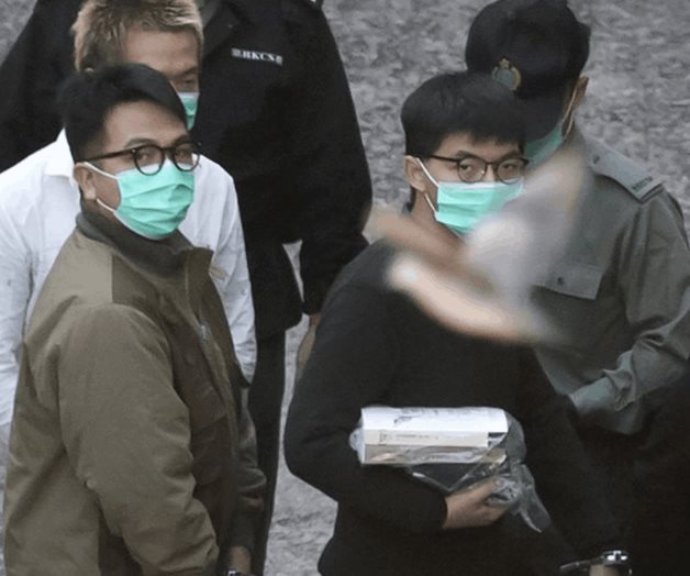 Hong Kong: penas de cárcel para activistas Wong, Chow y Lam