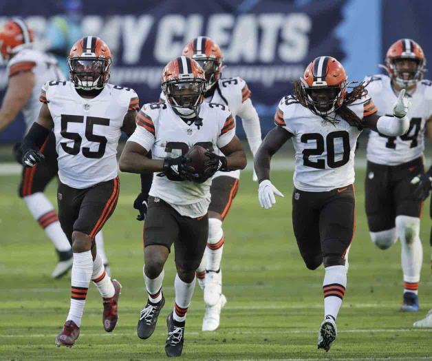 Mantienen los Browns de Cleveland paso de playoffs