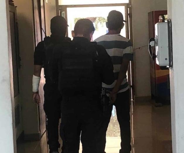 Amaga con cuchillo a la familia y vecinos Amaga con cuchillo a la familia y vecinos