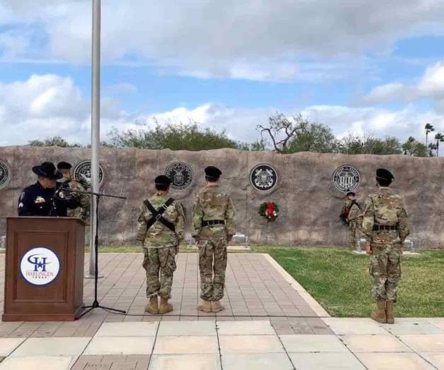 Celebran ceremonia virtual de la colocación de ramos