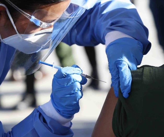 Personal de salud de segundo y tercer nivel del IMSS será vacunado