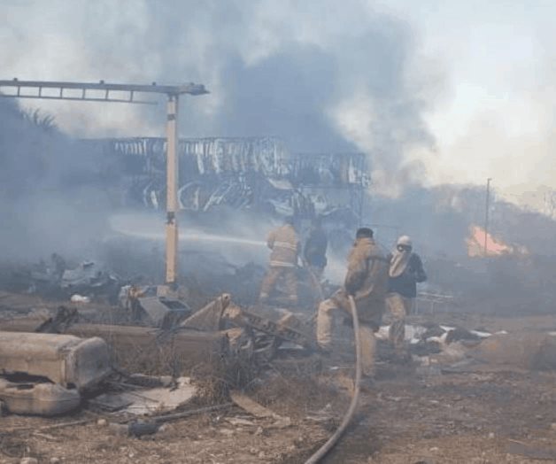 Incendio en pastizal arrasa con yonque