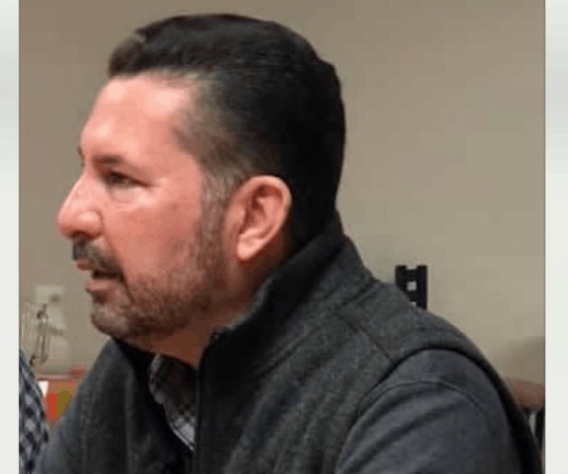 Valora alcalde si continúa en la política