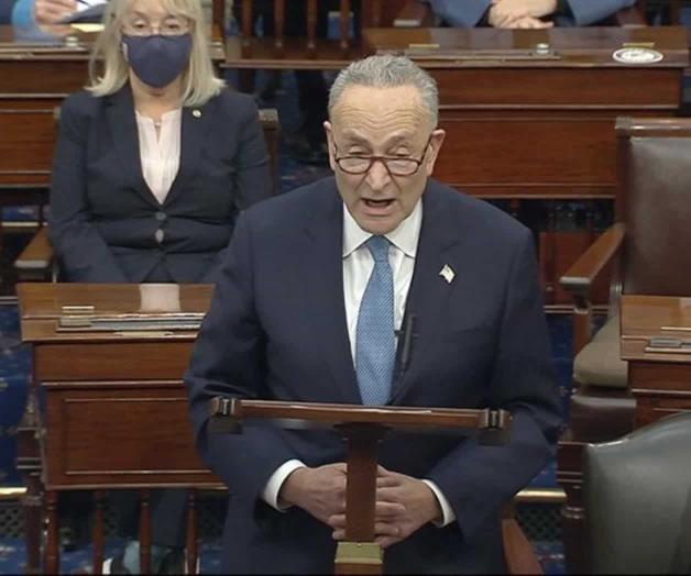 Schumer pide a gabinete destituir a Trump