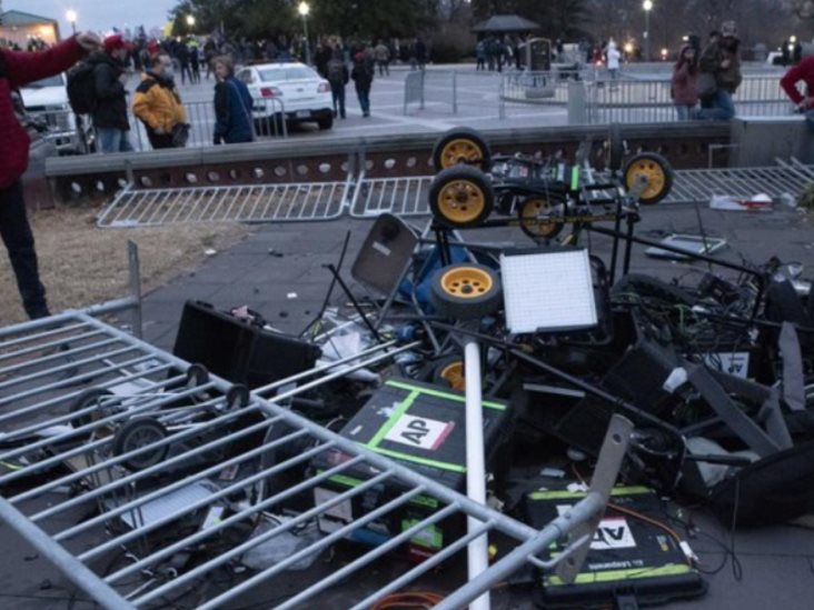 Legisladores investigarán a policía tras asalto a Capitolio Legisladores investigarán a policía tras asalto a Capitolio