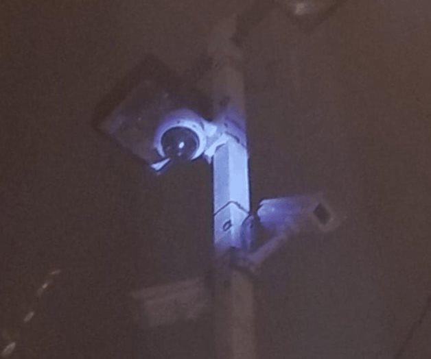 Tirotean pistoleros las cámaras de C-4 Tirotean pistoleros las cámaras de C-4