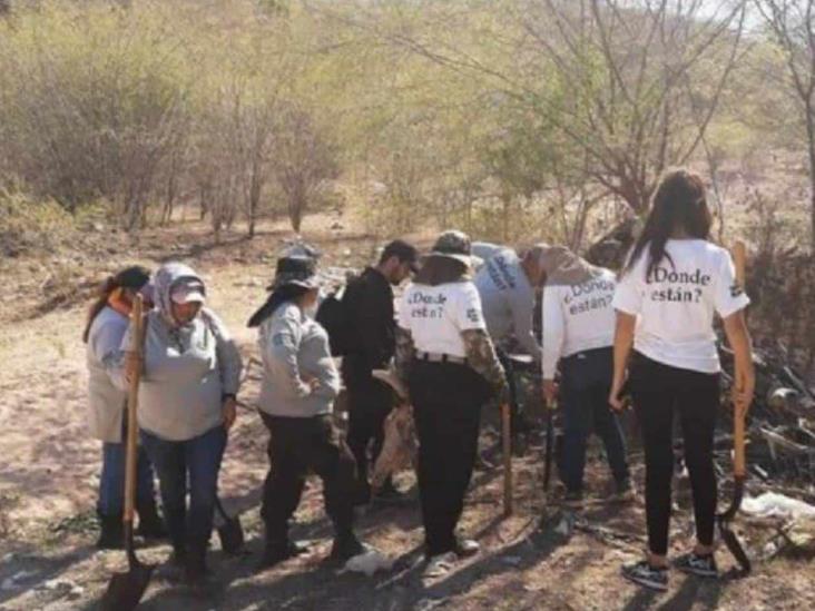 Sabuesos Guerreras encuentran restos humanos en Culiacancito... y las corren a balazos Sabuesos Guerreras encuentran restos humanos en Culiacancito... y las corren a balazos