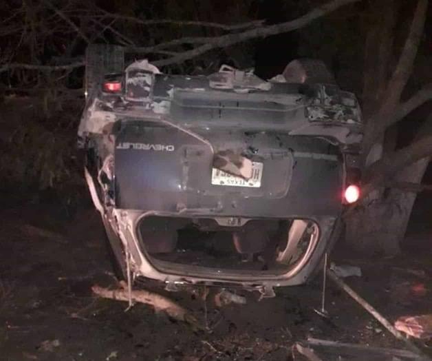 Vuelca en libramiento; conducía alcoholizado