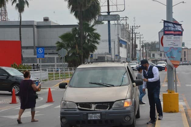 Aprietan filtros en puentes: regresan al 20% de viajeros