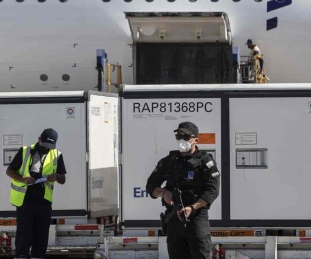 Llegan a Chile casi dos millones de dosis de vacuna china