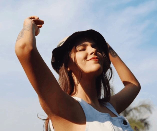 Yuya pone de moda los broches para pelo