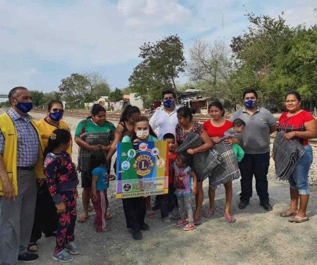 Entregan cobertores a familias y previenen severa onda gélida Entregan cobertores a familias y previenen severa onda gélida