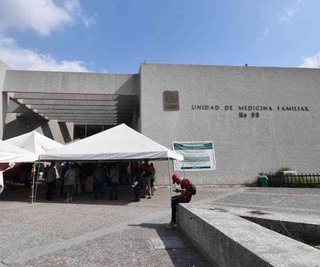 Doble golpe en la UMF: sin vacunas y sin pago